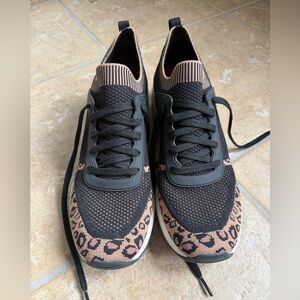 Sketcher Stretcher Fit Leopard Print Black Sneakers Memory Foam